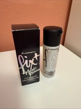MAC Fix+ Magic Radiance Setting Spray - Translucent
